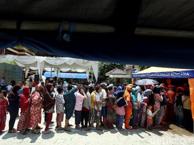 Warga Muara Angke Dapat Sembako dan Pengobatan Gratis