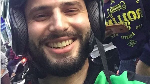 Ini Anton Lucanus, Ojek Bule yang Tak Mau Dibayar