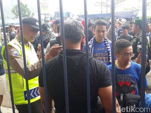 Persib vs Bali United Tanding di Hari Libur Nasional, Penonton Membludak