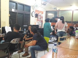 Didampingi Ibu, Pelaku Duel Gladiator Masih Diperiksa Polisi