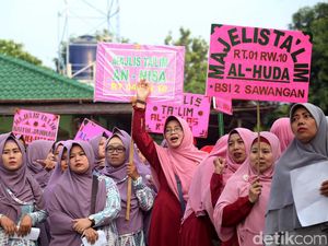 Sambut Tahun Baru Islam Warga Depok Pawai Taaruf