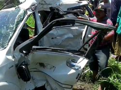 Kereta Sambar Mobil di Pasuruan 1 Orang Tewas