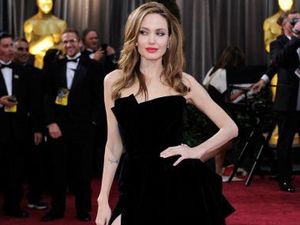 Angelina Jolie akan Isi Suara Film Disney The One and Only Ivan