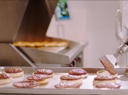 Unik! Robot yang Bisa Bikin Burger