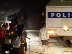 Ratusan Demonstran Halangi Bantuan untuk Rohingya di Rakhine