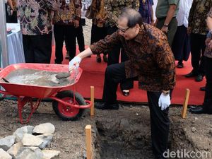 Batu Pertama Diletakkan, SMA Unggulan CT ARSA Sukoharjo Beroperasi 2018