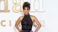 Foto: Pesona Halle Berry Bergaun Transparan di Premier Kingsman