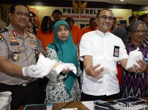Bareskrim Gelar Barang Bukti Jutaan Pil PCC