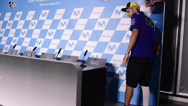 Valentino Rossi memutuskan kembali mengaspal di MotoGP setelah istirahat selama 23 hari akibat cedera patah kaki. (