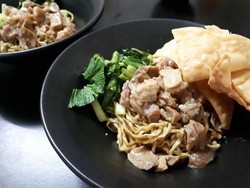 5 Tempat Ini Punya Mie Ayam Jamur yang Gurih Kenyal