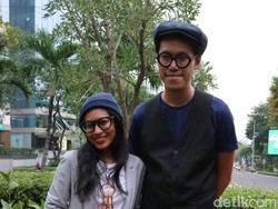 Bruk! Endah N Rhesa Jatuh Saat Penuhi Janji Bersepeda ke Synchronize Fest 2017