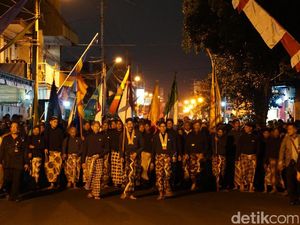 8 Tradisi Sambut Malam Satu Suro Masyarakat Jogja 8 Tradisi Sambut Malam Satu Suro Masyarakat Jogja