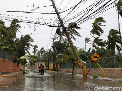 Badai Maria Hancurkan Gedung dan Lumpuhkan Puerto Riko