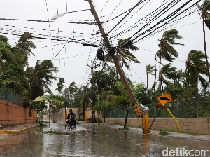 Badai Maria Hancurkan Gedung dan Lumpuhkan Puerto Riko Badai Maria Hancurkan Gedung dan Lumpuhkan Puerto Riko