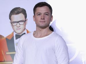 Rahasia Bugar Taron Egerton, Pemeran Robin Hood yang Kekar Rahasia Bugar Taron Egerton, Pemeran Robin Hood yang Kekar