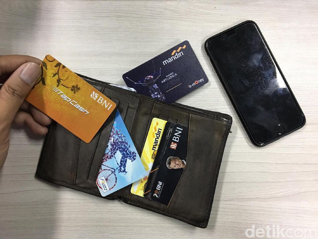 Saldo Uang Elektronik Bisa Dicopet? Cegah Pakai Cara Ini Saldo Uang Elektronik Bisa Dicopet? Cegah Pakai Cara Ini