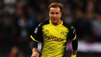 Mario Goetze kembali ke Borussia Dortmund hanya tiga musim setelah menyeberang ke klub rival, Bayern Munich. Namun, periode keduanya berseragam kuning-hitam tak berlangsung mulus karena gangguan kesehatan yang membuat dia menghabiskan sebagian besar musim 2016/2017. Foto: Dan Mullan/Getty Images