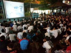 Saat Para Santri di Jombang Nonbar Film G30S/PKI
