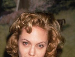 Giliran Angelina Jolie yang Ngaku Dilecehkan Weinstein