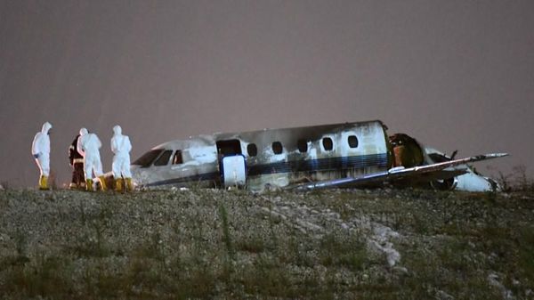Patah Jadi Dua, Ini Penampakan Jet Pribadi yang Jatuh di Istanbul