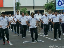 Peringati HUT Ke-62 Lantas, Kapolri Awali dengan Senam Bersama