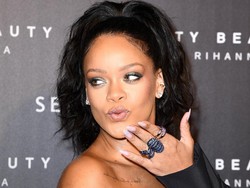 Bukan Foundation, Ini Produk Fenty Beauty yang Paling Disukai Rihanna