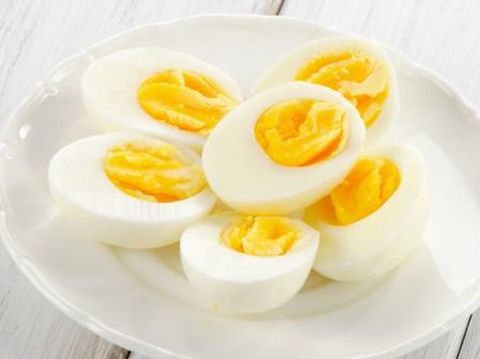 Lebih Tinggi Mana Kalori dalam Telur Rebus atau Goreng?