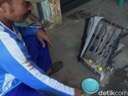 Suroan, Pencuci Keris Pusaka di Jombang Banjir Order