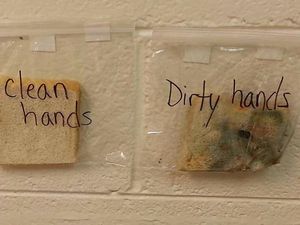 Cara Unik Bu Guru Ajarkan Anak Pentingnya Cuci Tangan