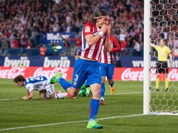 Bek Brasil Filipe Luis berseragam Atletico lagi sejak 2015/2016 setelah membawa Chelsea menjuarai Premier League 2014/2015. Luis terus dipercaya pelatih Diego Simeone dan menjadi salah satu pemain kunci Atletico maju ke final Liga Champions dua musim lalu. Foto: Denis Doyle/Getty Images