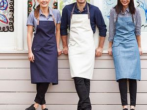 Di Dapur Tetap Terlihat Modis dengan 10 Pilihan Apron Keren Ini