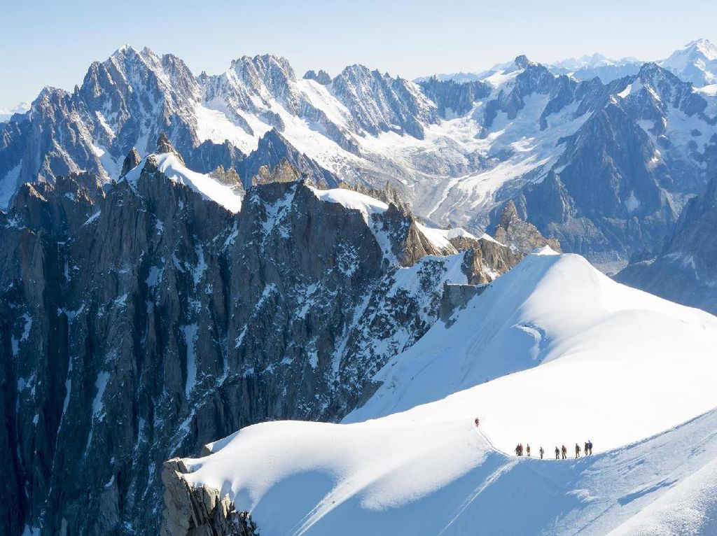 Gila, Pesawat Mendarat di Puncak Gunung Mont Blanc Gila, Pesawat Mendarat di Puncak Gunung Mont Blanc