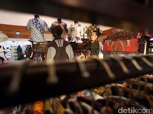 Berburu Barang Pribadi Artis di JCC Lelang Expo 2017