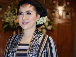 Detik-detik Akad, Vicky Shu Terlihat Bahagia dan Haru