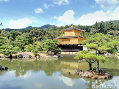 Foto: Kemilau Kuil Emas di Jepang