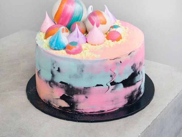 Lihat Cantiknya Warna-warni Cake Buatan Mantan Guru Ini