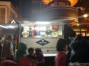 110 Mobil Toko Mejeng Botram di Jalan Asia Afrika