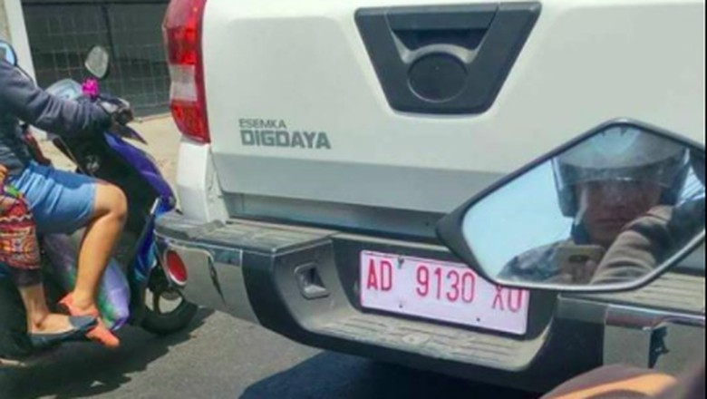 Mobil Esemka Jalan-jalan di Solo