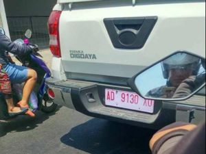 Mobil Esemka Jalan-jalan di Solo