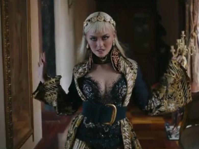 Reaksi Bule Nonton Video Long As I Get Paid Agnez Mo
