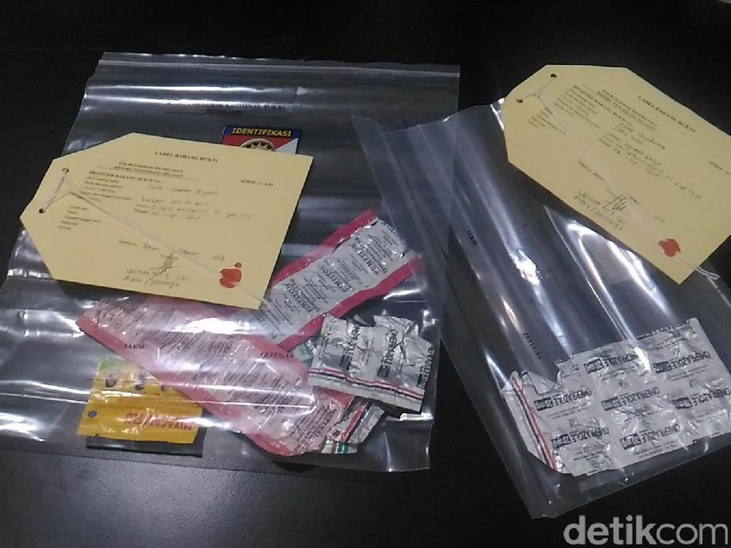 Pemandu Karaoke di Tangerang Tewas karena Sakit Lambung Pemandu Karaoke di Tangerang Tewas karena Sakit Lambung