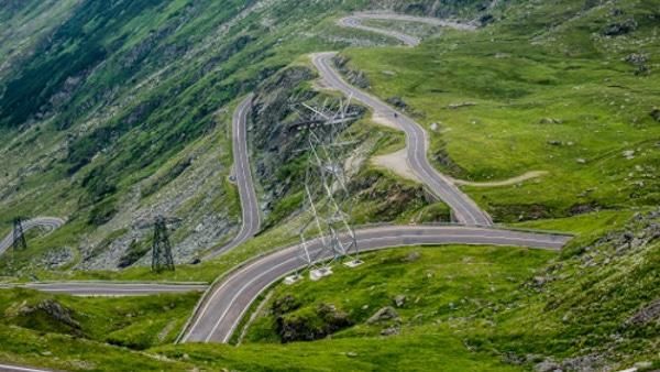 Foto: Jalanan Mengerikan yang Lewat Kastil Drakula
