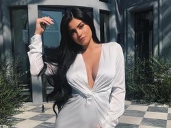 Kylie Jenner Belanja Baju Bayi Sampai Hampir Rp 1 M, Seberapa Banyak?