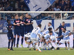 Napoli Susah Payah Kalahkan SPAL