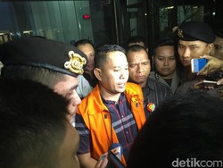 Usai Diperiksa, Wali Kota Cilegon Langsung Huni Rutan KPK