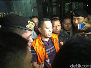 Usai Diperiksa, Wali Kota Cilegon Langsung Huni Rutan KPK Usai Diperiksa, Wali Kota Cilegon Langsung Huni Rutan KPK