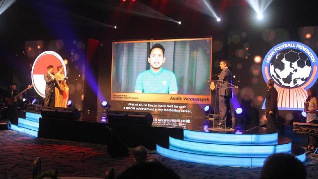 Andik Vermansah tak bisa hadir ke acara penghargaan AFF 2016.