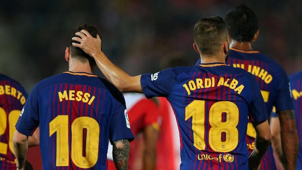 Lini pertahanan Barcelona turut mendukung performa apik Barcelona di awal musim ini.
