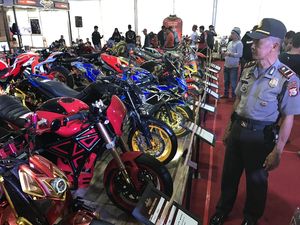 151 Motor Custom Dipamer di Suryanation Motorland 2017
