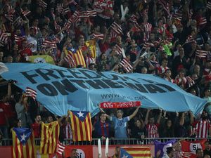 Meski TPS Ditutup, Warga Catalonia Tetap Antre untuk Referendum